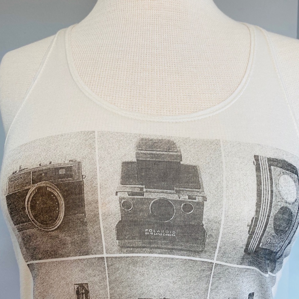 BRANDY MELVILLE Sadie Vintage Camera Tank Top - Picture 3 of 7